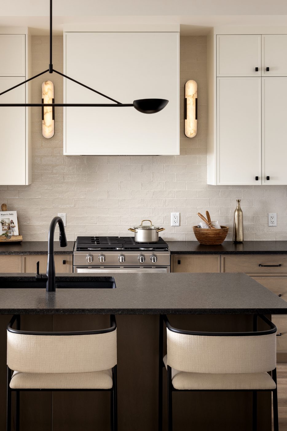 Elowen gas cooktop and hood